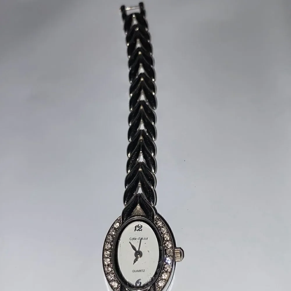 Cote d' Azur Women's Silver Rhinestone Ringed Chevron‎ Link Band Quartz Watch OS